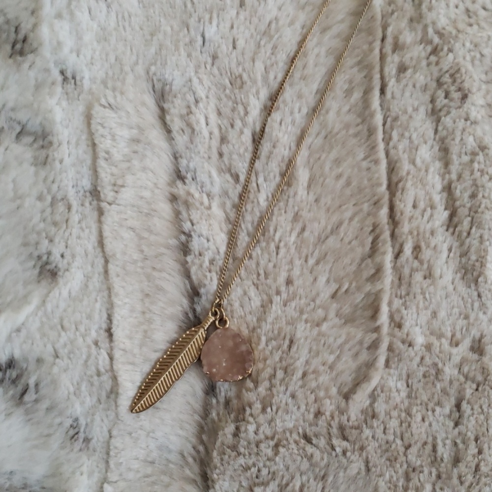 Buckle Feather Stone Necklace